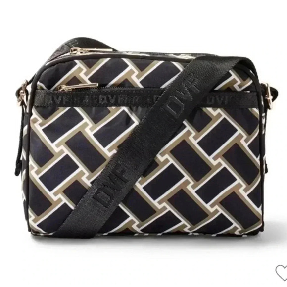 NWT DVF X Target limited edition vintage weave camera bag - Picture 1 of 5